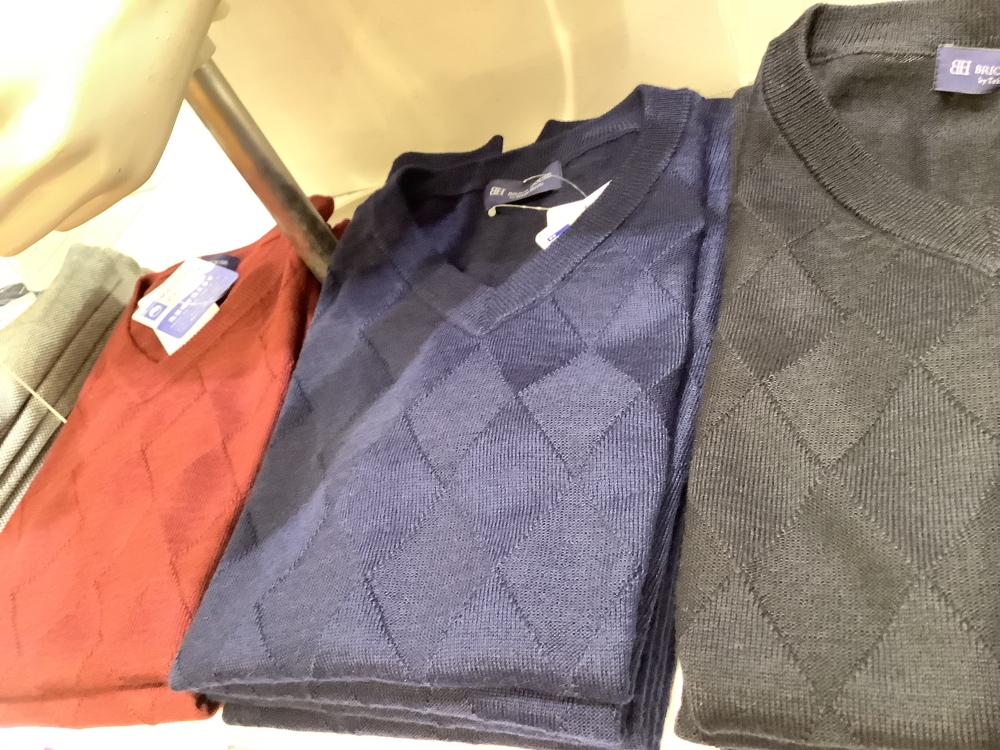 メンズニットベスト入荷しました♪
